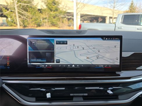 Used 2026 BMW X5 xDrive50e w/ Premium Package image 26