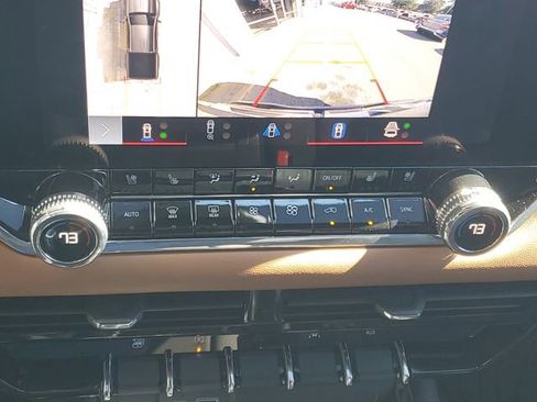 Used 2024 GMC Canyon AT4 w/ AT4 Premium Package image 16