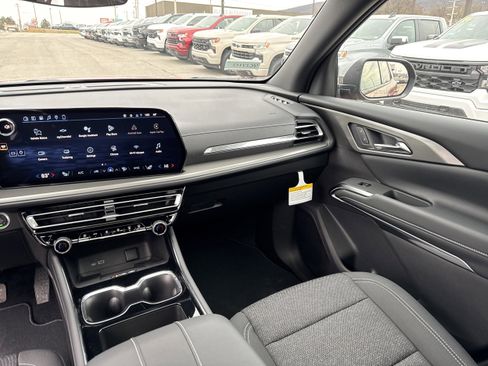 New 2026 Chevrolet Traverse LT w/ Sun and Wheel Package image 19