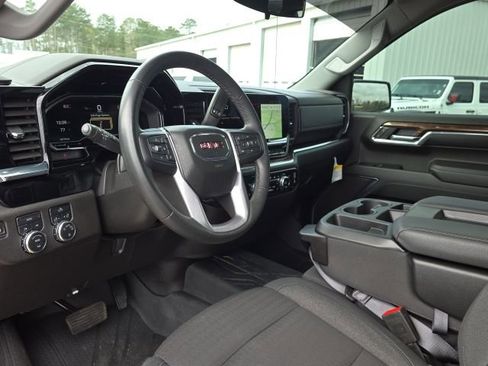 Used 2024 GMC Sierra 1500 SLE image 24