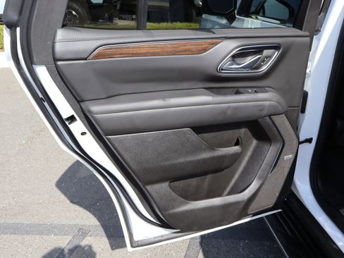 Used 2024 Chevrolet Tahoe High Country AWD/4WD image 32