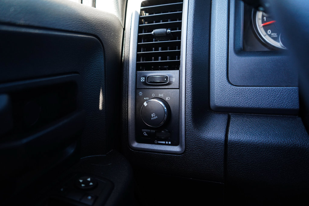 Used 2017 RAM 1500 Express AWD/4WD image 31