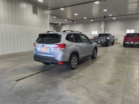 Used 2021 Subaru Forester Premium AWD/4WD image 8