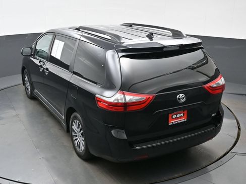 Used 2020 Toyota Sienna XLE FWD image 37