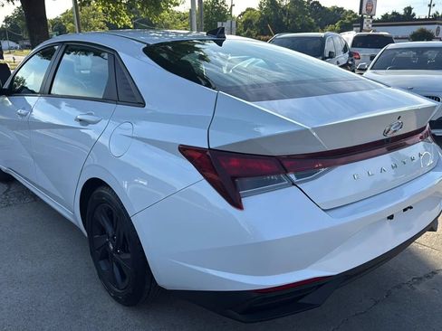 Used 2021 Hyundai Elantra SEL FWD image 3