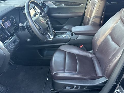 Used 2023 Cadillac XT6 Premium Luxury image 9