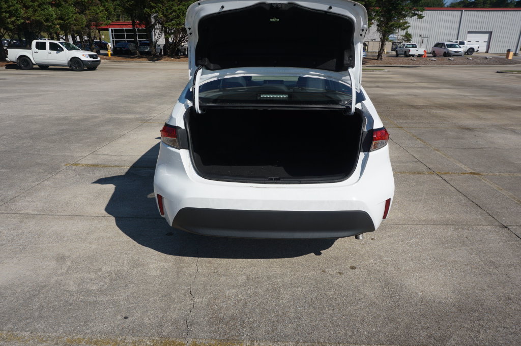 Used 2024 Toyota Corolla LE FWD image 14
