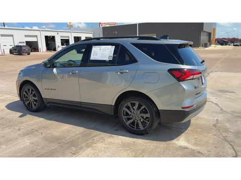 Used 2023 Chevrolet Equinox RS FWD image 6