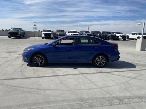 Used 2022 Kia Forte LXS w/ LXS Technology Package image 10