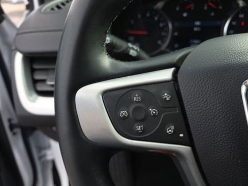 Used 2024 GMC Terrain SLT image 17