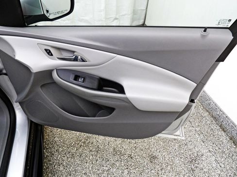 Used 2016 Chevrolet Volt LT w/ Comfort Package image 11