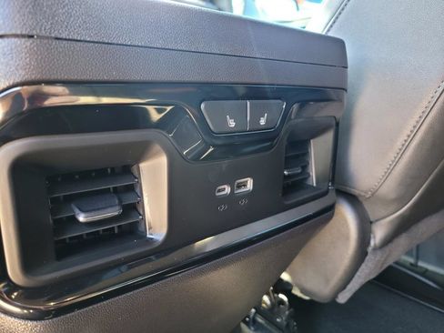 Used 2024 GMC Sierra 1500 AT4 w/ Technology Package AWD/4WD image 14