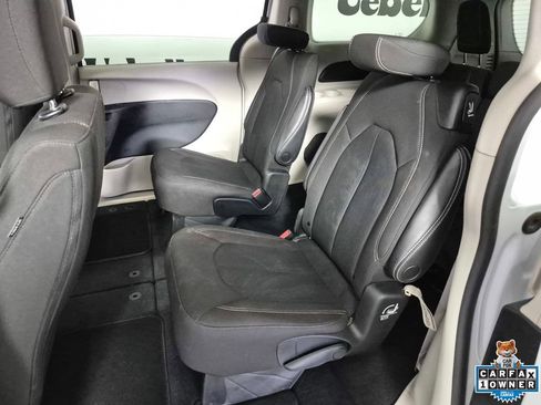 Used 2023 Chrysler Voyager LX FWD image 21