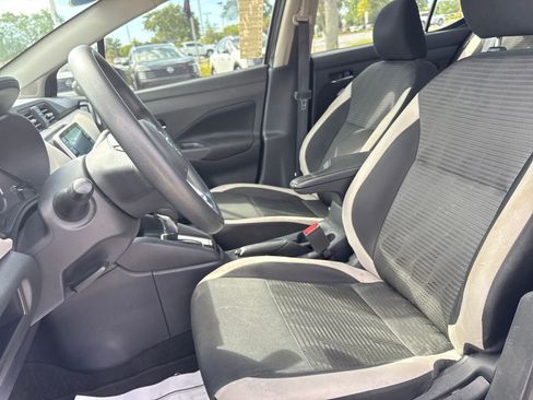 Certified 2021 Nissan Versa SV FWD image 33