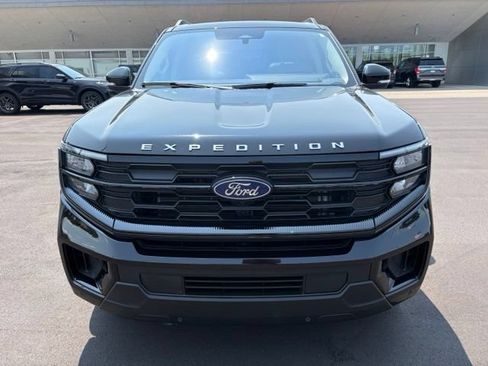 Used 2025 Ford Expedition Active AWD/4WD image 11