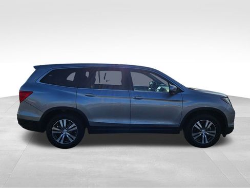 Used 2017 Honda Pilot EX image 4
