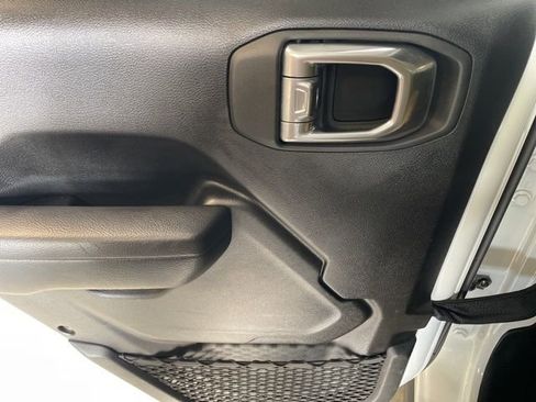 Used 2022 Jeep Wrangler Unlimited Sport AWD/4WD image 34