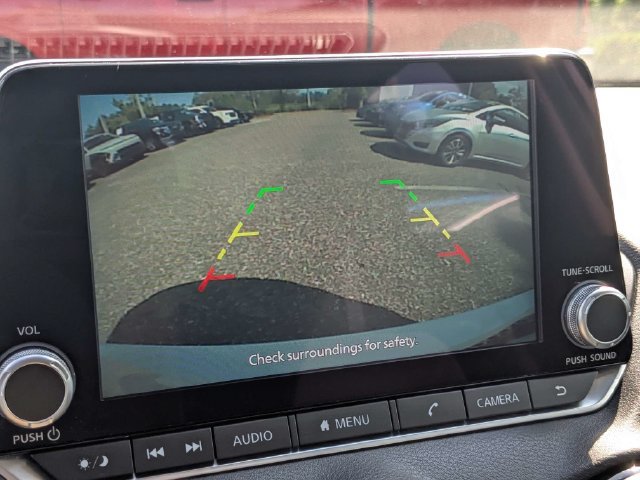 Used 2025 Nissan Sentra SV FWD image 19