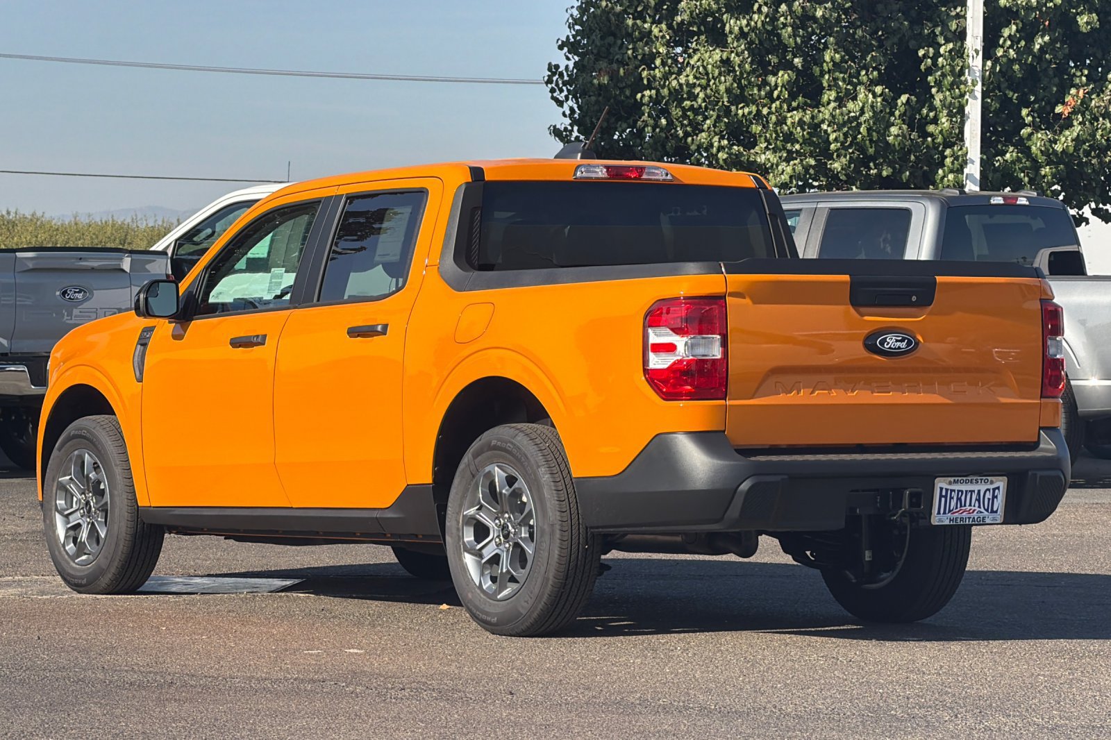New 2026 Ford Maverick XLT w/ XLT Luxury Package FWD image 6