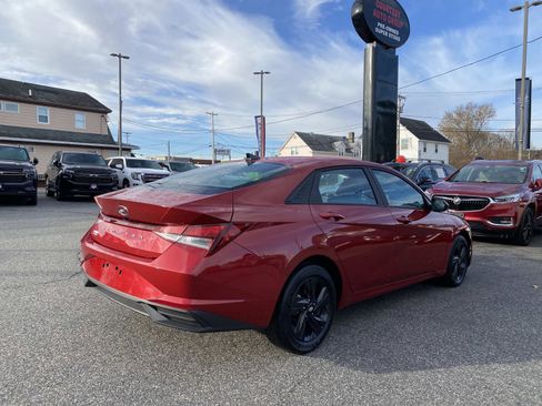 Used 2023 Hyundai Elantra SEL w/ Cargo Package image 5