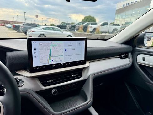 New 2026 Ford Explorer Active w/ Active Comfort Package image 22