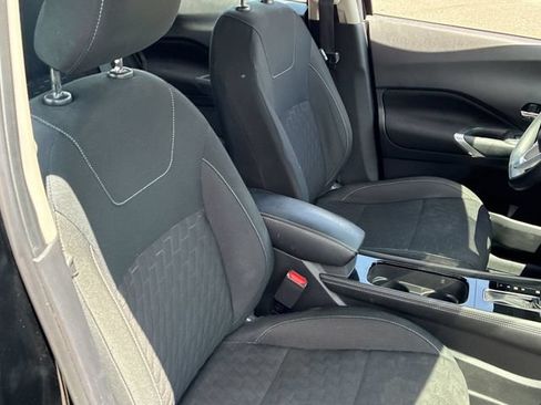 Used 2024 Nissan Kicks SV FWD image 31