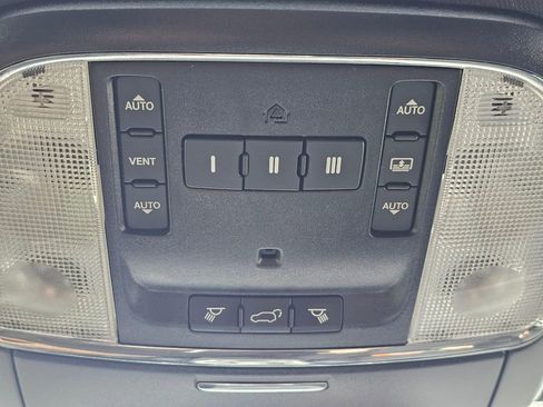 Used 2019 Jeep Grand Cherokee Trailhawk w/ Trailhawk Luxury Group AWD/4WD image 36