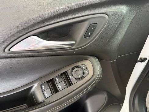 Used 2024 Buick Encore GX Sport Touring FWD image 12