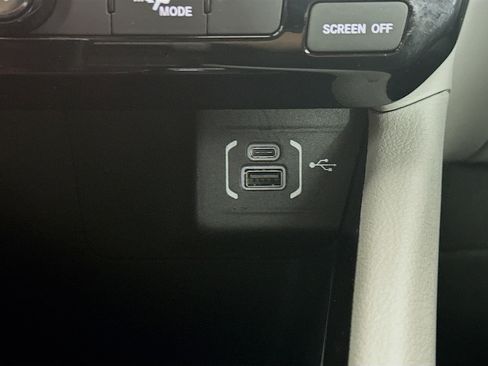 Used 2023 Jeep Compass Latitude image 26