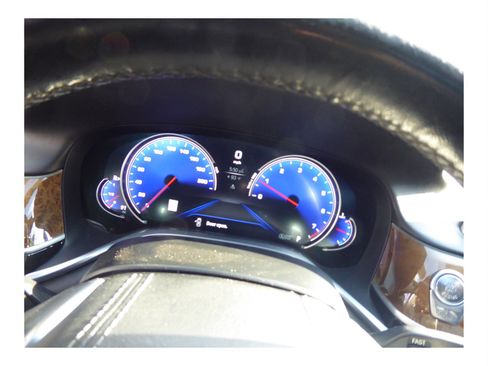 Used 2016 BMW 750i xDrive image 12