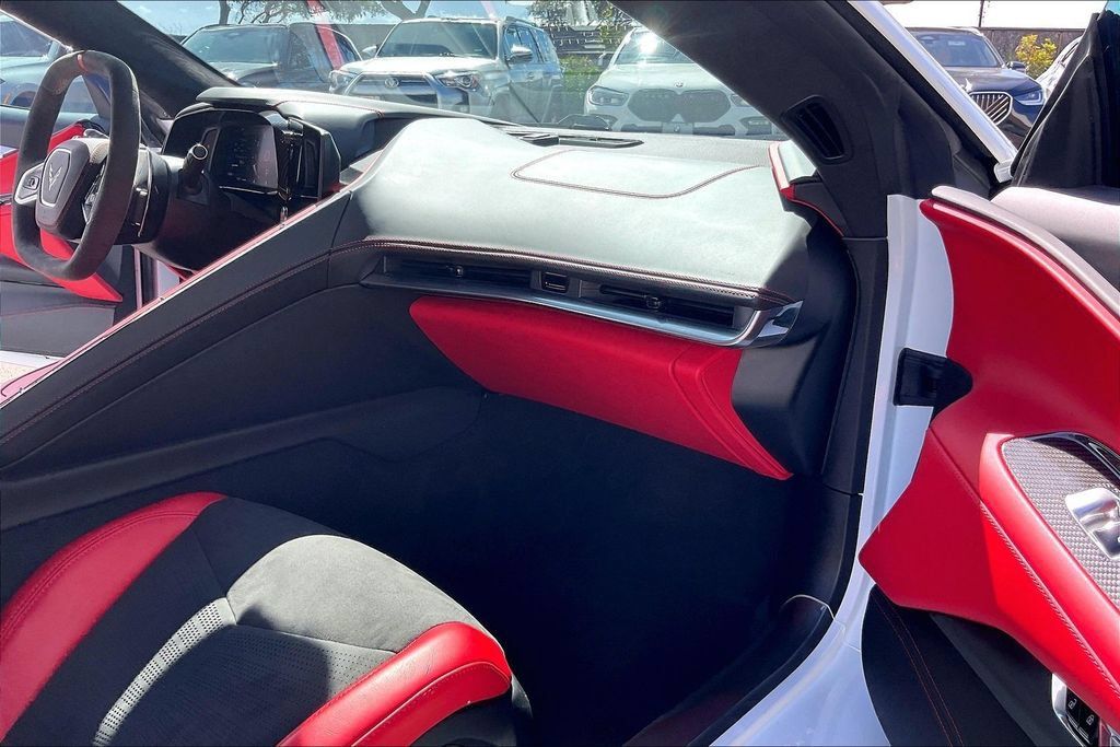 Used 2022 Chevrolet Corvette Stingray Premium Cpe w/ Z51 Performance Package RWD image 15