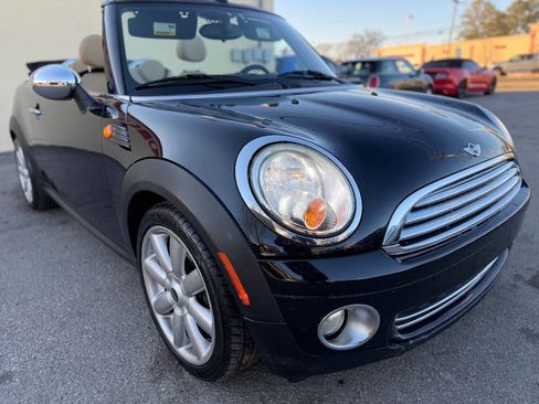 Used 2009 MINI Cooper Base 2dr Convertible image 3