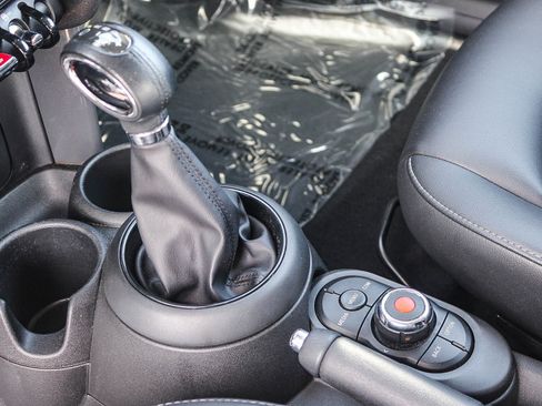 Used 2019 MINI Cooper 2-Door Hardtop image 20