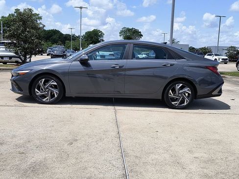 Used 2024 Hyundai Elantra Limited FWD image 4