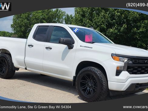Used 2022 Chevrolet Silverado 1500 Custom AWD/4WD image 1