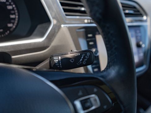 Used 2019 Volkswagen Tiguan SEL FWD image 15