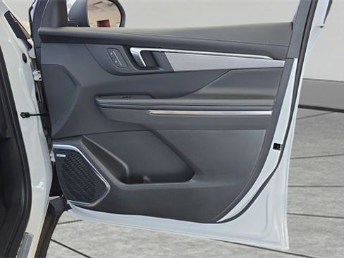 Used 2025 Buick Enclave Preferred image 25