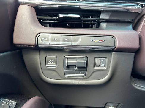 Used 2023 Cadillac Escalade V w/ LPO, ONYX Package AWD/4WD image 56