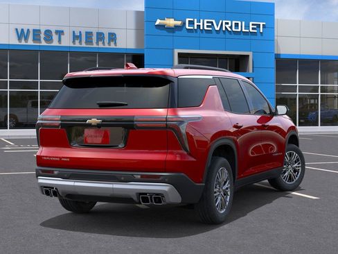 Used 2027 Chevrolet Traverse LT w/ LPO, Floor Liner Package AWD/4WD image 4