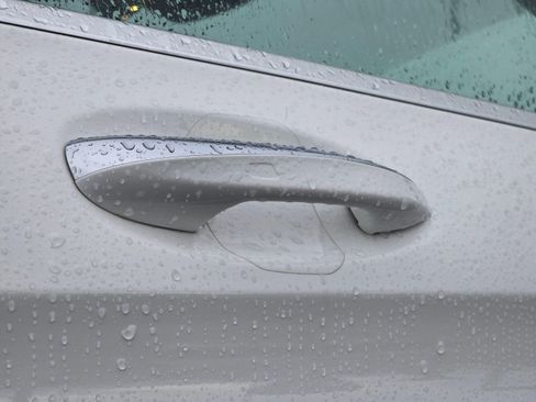 Used 2020 Mercedes-Benz GLC 300 4MATIC image 29