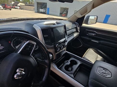 Used 2019 RAM 1500 Laramie AWD/4WD image 10