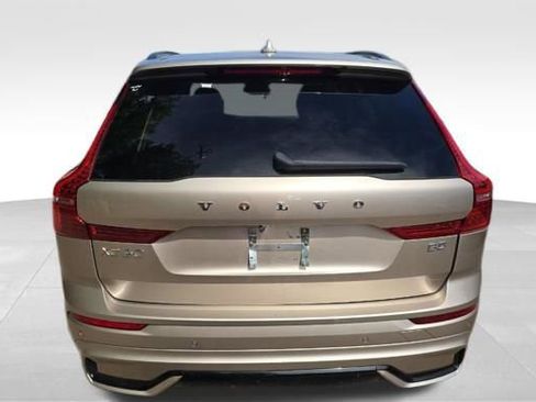 Used 2025 Volvo XC60 B5 Plus AWD/4WD image 5