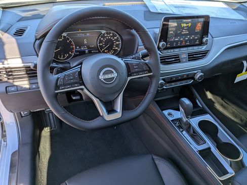 New 2025 Nissan Altima 2.5 SR image 15