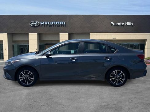 Used 2023 Kia Forte LXS FWD image 3