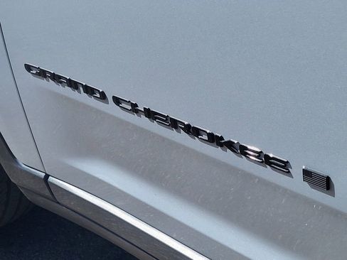 Used 2023 Jeep Grand Cherokee L Altitude image 13