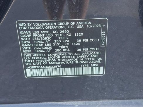 Used 2024 Volkswagen Atlas SEL AWD/4WD image 32