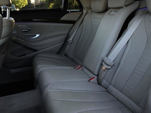 Used 2017 Mercedes-Benz S 550 Sedan image 13