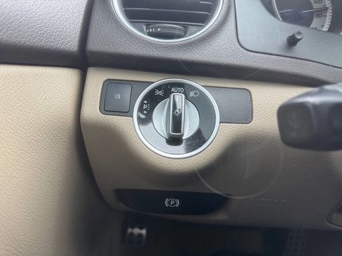 Used 2012 Mercedes-Benz C 250 Coupe image 22