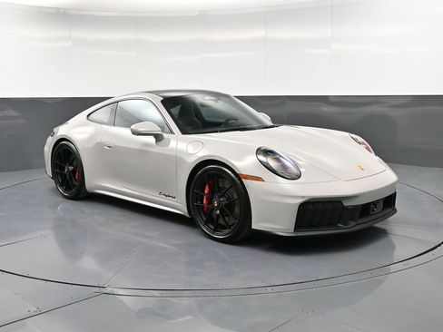 New 2026 Porsche 911 Carrera GTS RWD image 10