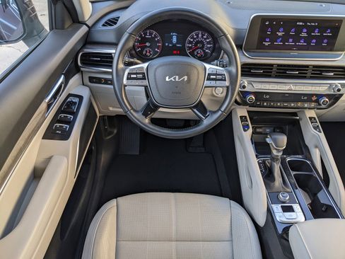 Certified 2022 Kia Telluride EX w/ EX Premium Package image 14